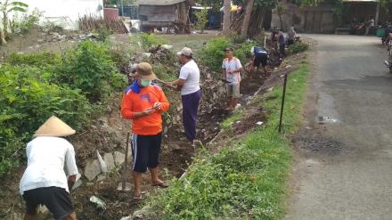 GOTONG-ROYONG ANTISIPASI BANJIR